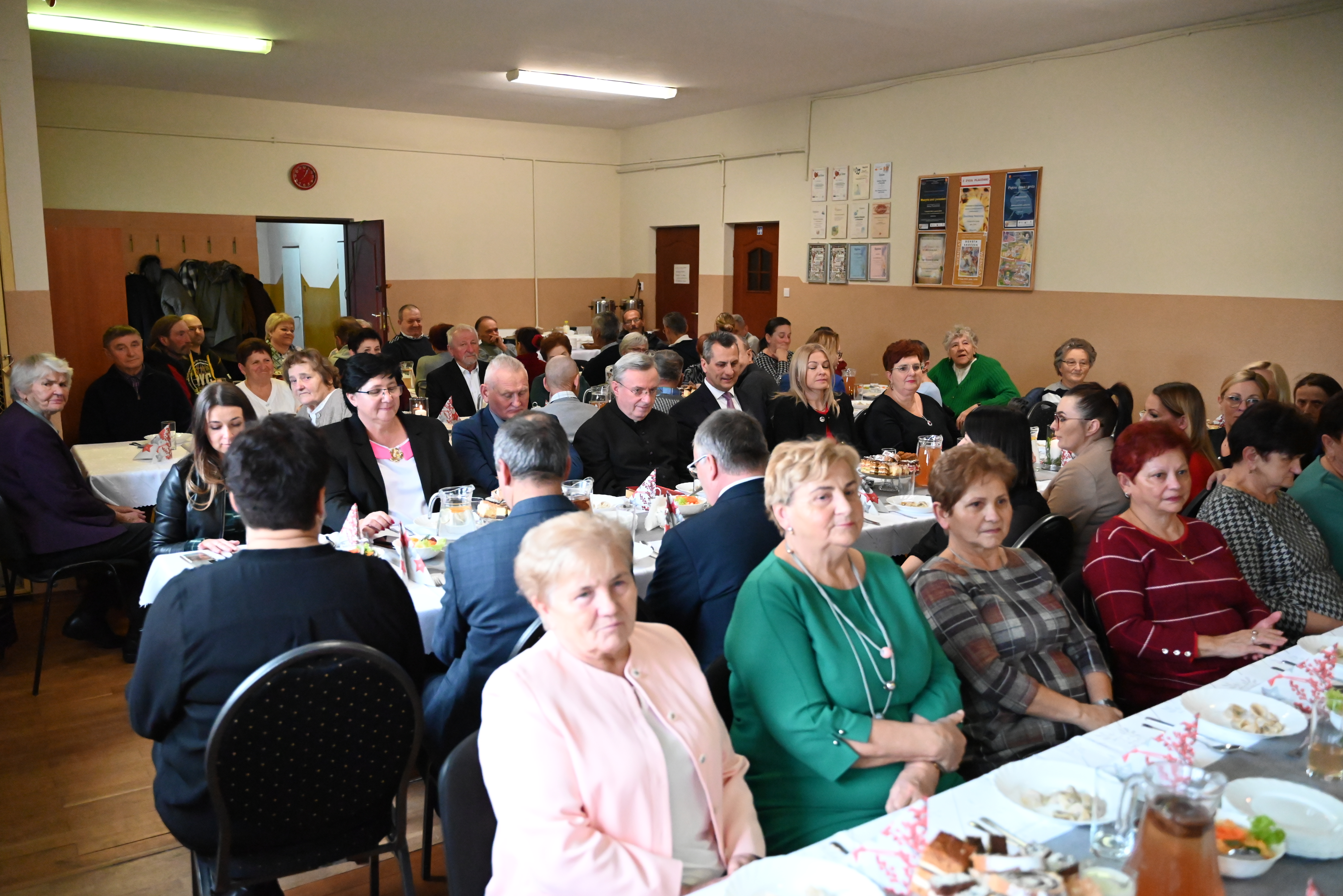 GMINA RZEZAWA. Wigilijne spotkanie dla osób starszych – ZDJĘCIA