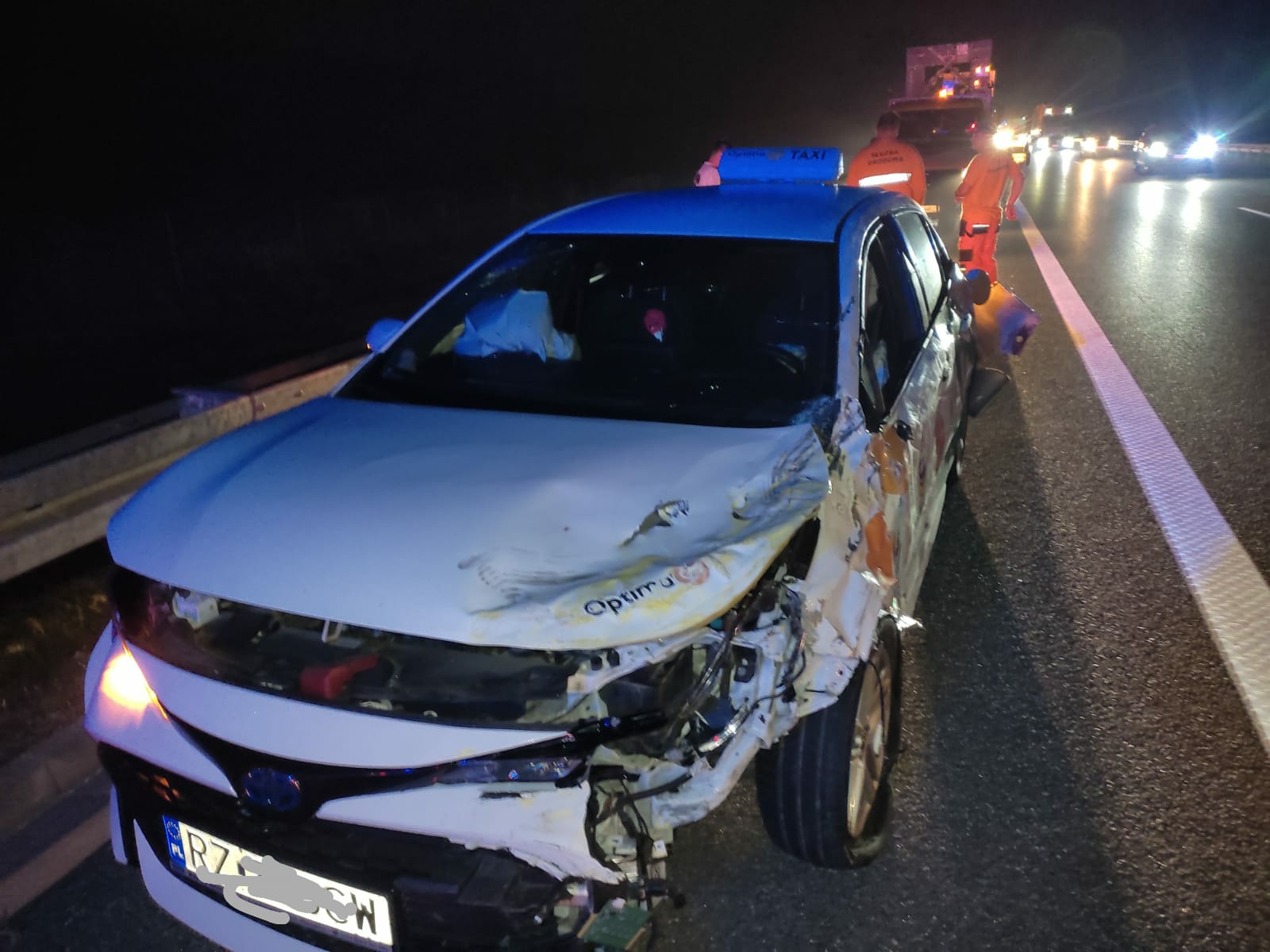 BOCHNIA. Nocny wypadek na A4. Kierowca toyoty najechał na tył ciężarówki