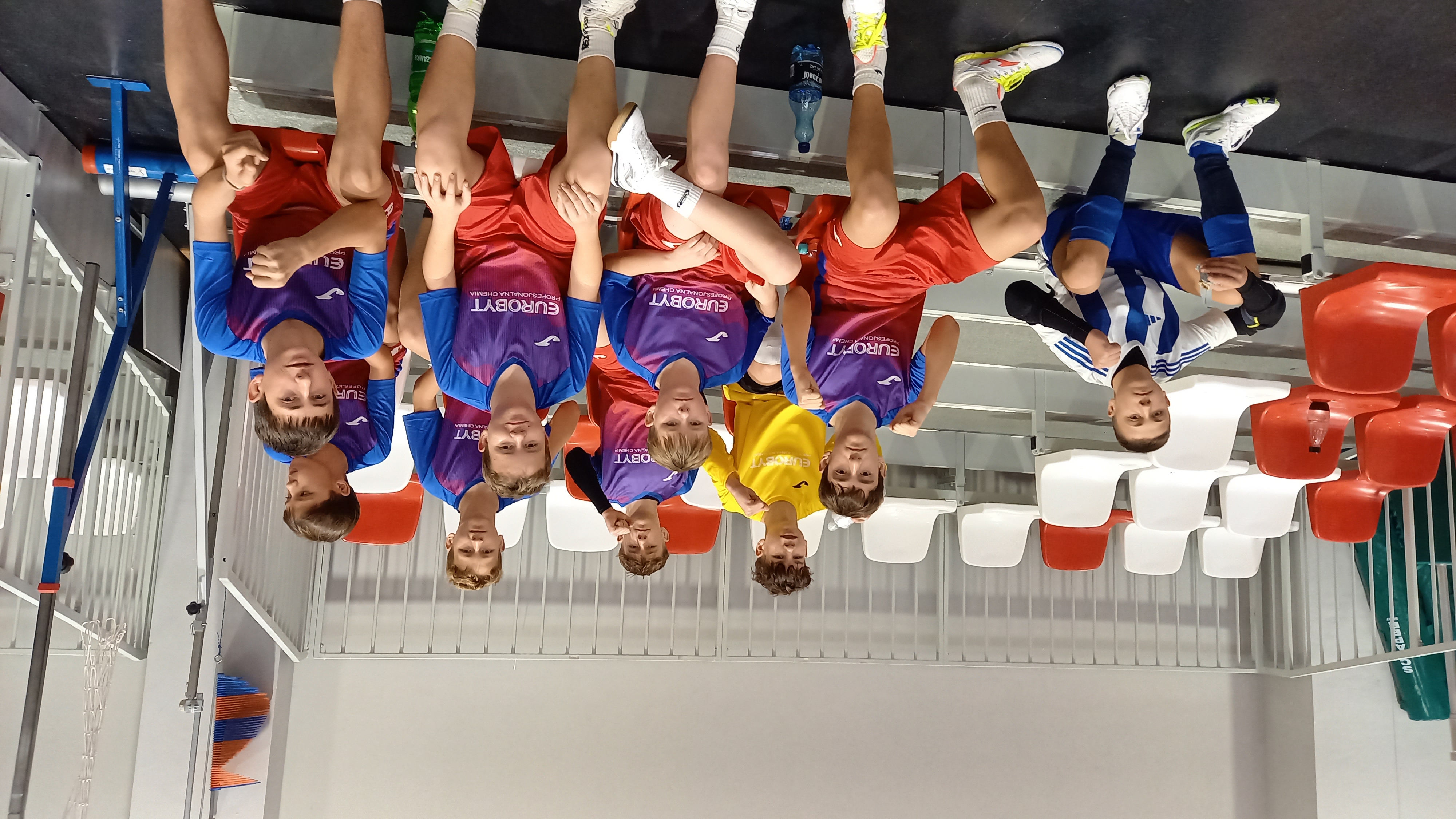 BOCHNIA. Szkoła Podstawowa nr 2 Mistrzem Półfinału Wojewódzkiego w Halowej Piłce Nożnej Chłopców [ZDJĘCIA]