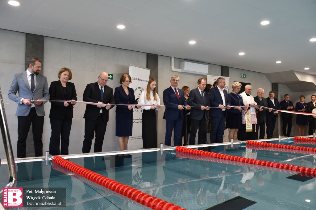 NOWY WIŚNICZ. Przy SP im. S. Lubomirskiego otwarto nowoczesną pływalnię [ZDJĘCIA, WIDEO]
