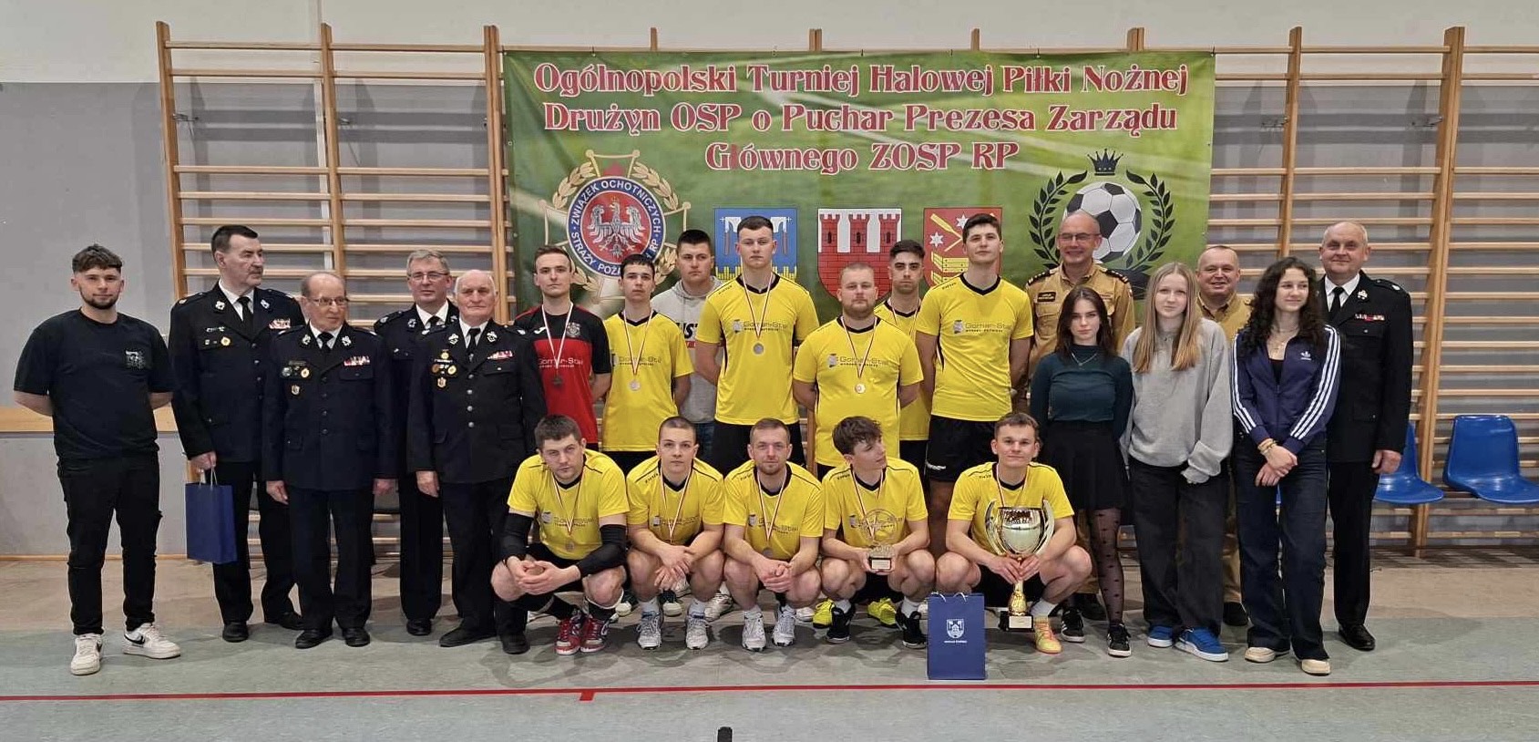 GMINA DRWINIA. OSP w Mikluszowicach zdobyła trzecie miejsce w XII Ogólnopolskim Turnieju Halowej Piłki Nożnej OSP