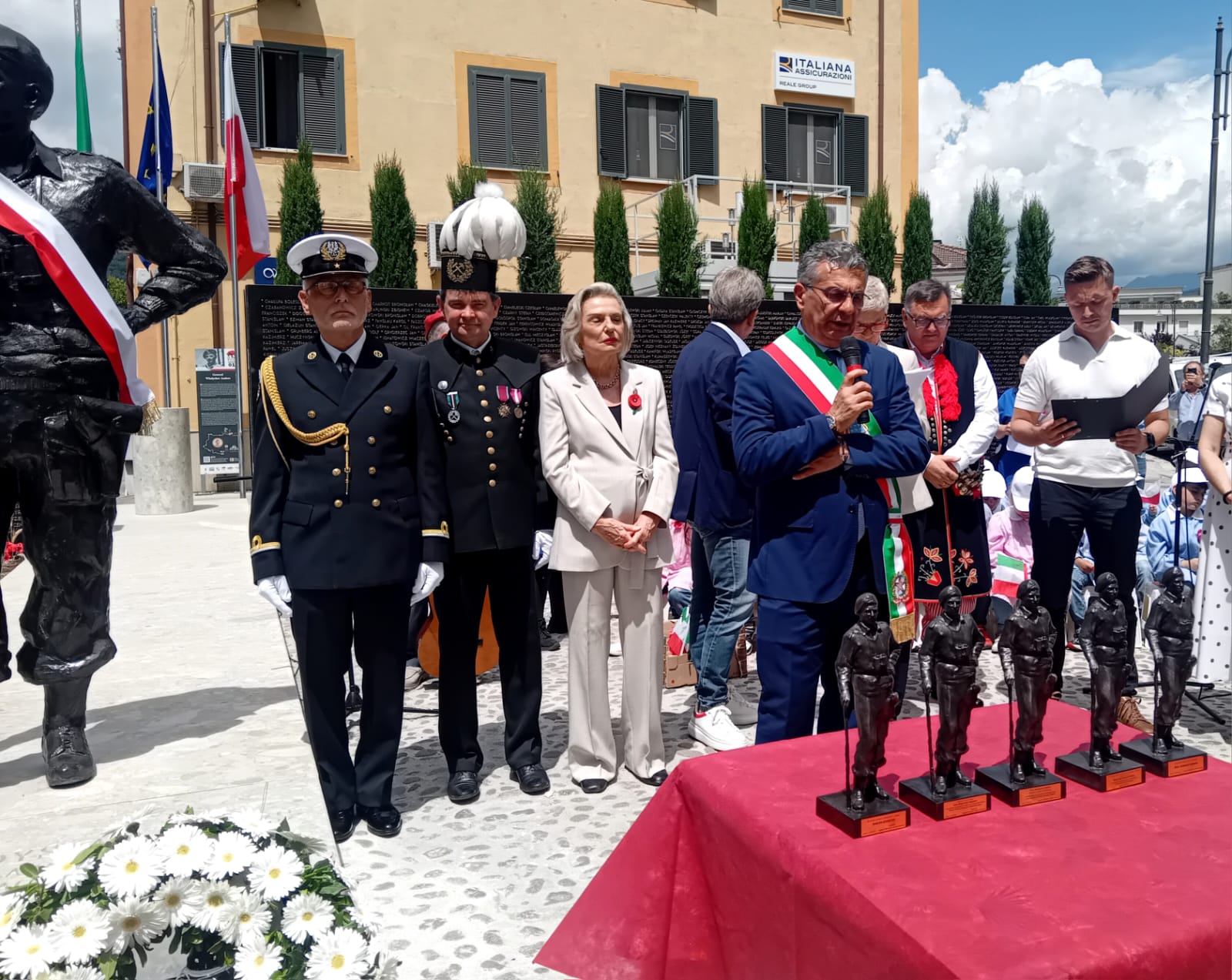 BOCHNIA. Reprezentacja Stowarzyszenia Bochniaków i Miłośników Ziemi Bocheńskiej w Monte Cassino [ZDJĘCIA]