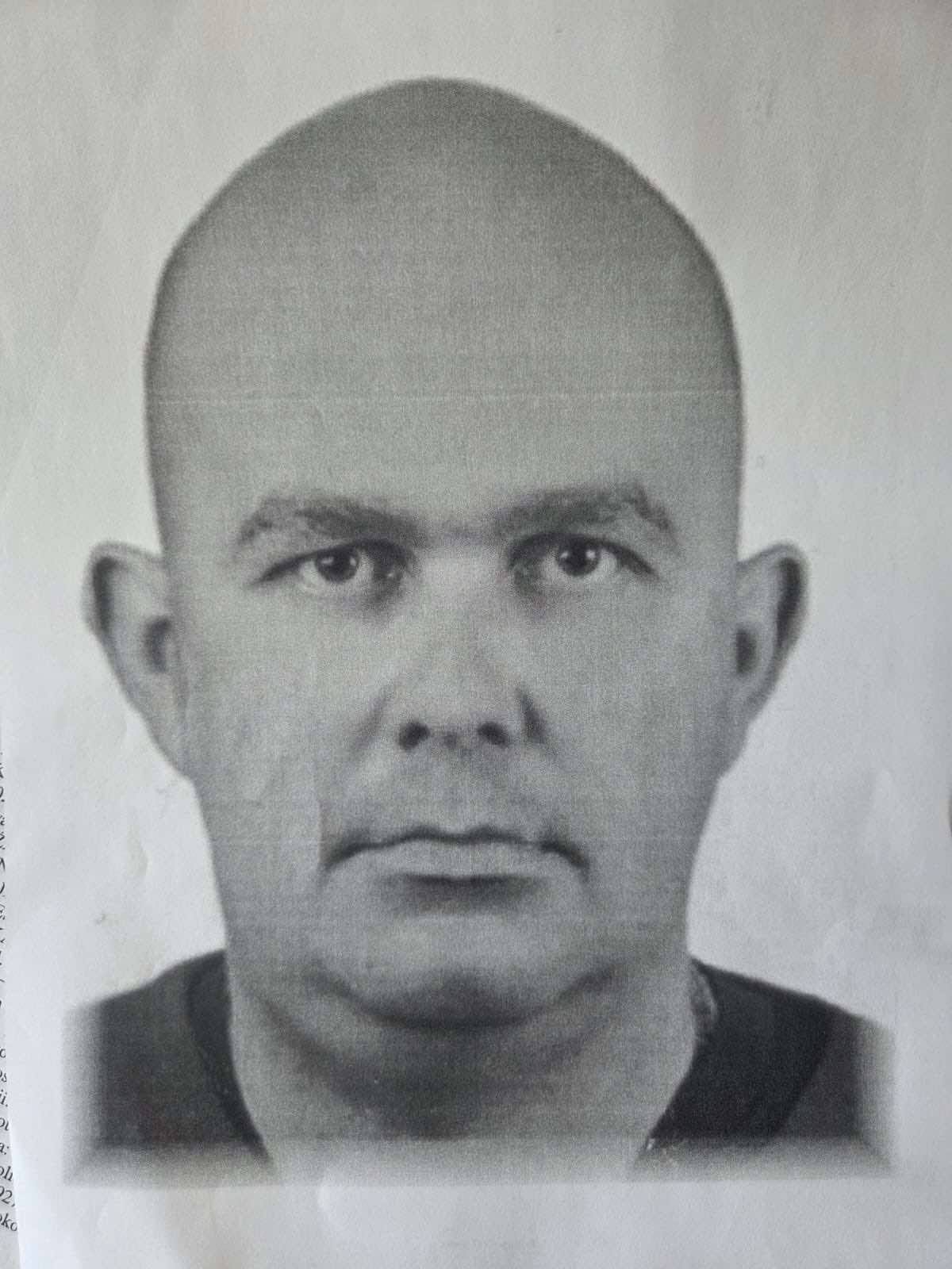 BRZESKO. Zaginął 39-letni Artur z Mokrzysk. Policja prosi o pomoc [RYSOPIS, ZDJĘCIE]