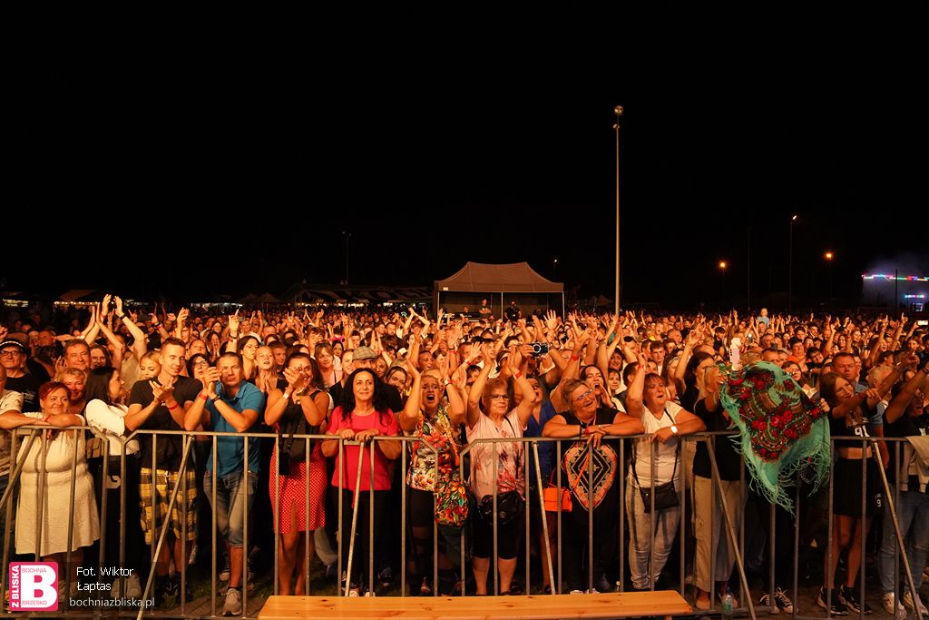 GMINA BORZĘCIN. Baciary na „Święcie grzyba” – ależ to był koncert! [ZDJĘCIA]