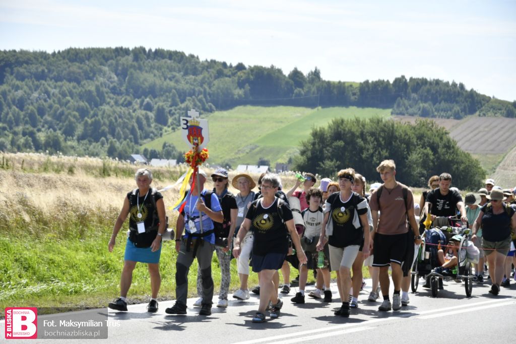 BOCHNIA. Ruszyły zapisy na 46. Pieszą Pielgrzymkę Krakowską na Jasną Górę. Będziemy towarzyszyć w tej wędrówce bocheńskiej grupie!