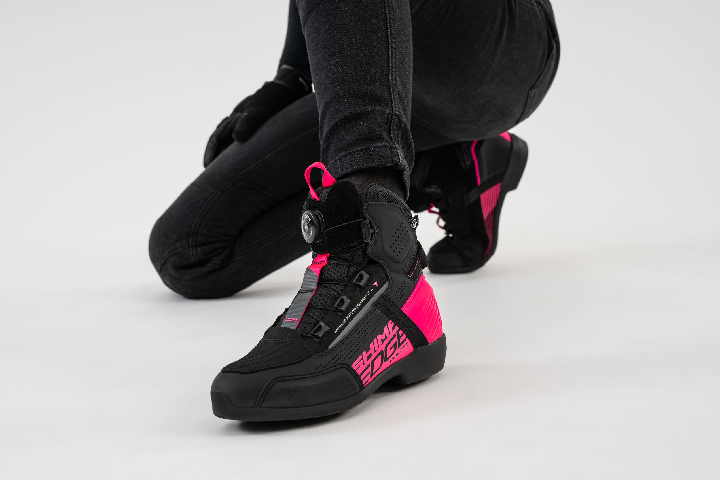 Buty motocyklowe dla kobiet: 5 cech, na które musisz zwrócić uwagę przed zakupem