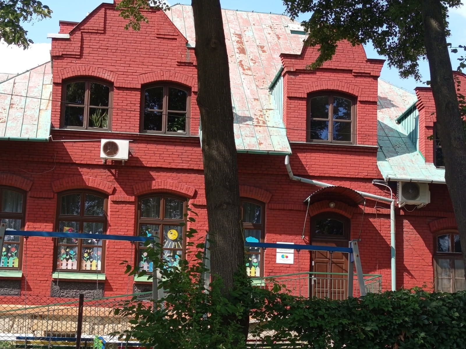 GMINA BOCHNIA. Nowe przedszkole w Łapczycy? Opozycyjni radni złożyli projekt uchwały intencyjnej