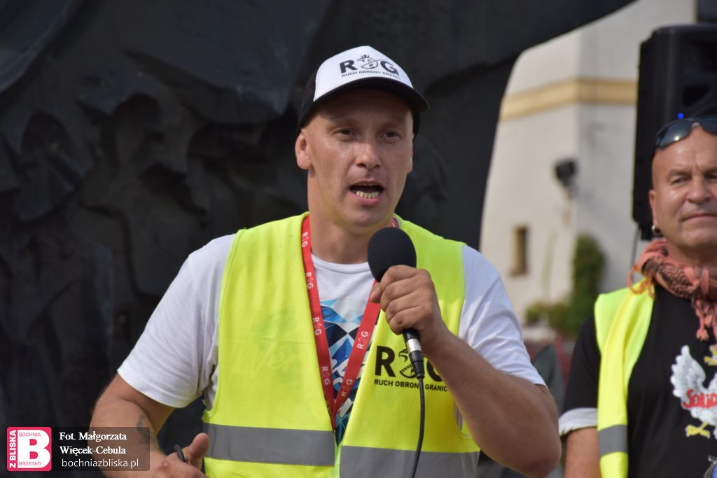 BOCHNIA. Protestowali przeciwko masowej imigracji, edukacji zdrowotnej i unijnym regulacjom [ZDJĘCIA, WIDEO]