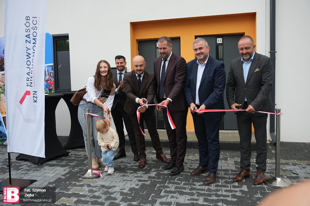 GMINA BORZĘCIN. Oficjalnie oddano nowe mieszkania w SIM Małopolska [ZDJĘCIA, WIDEO]