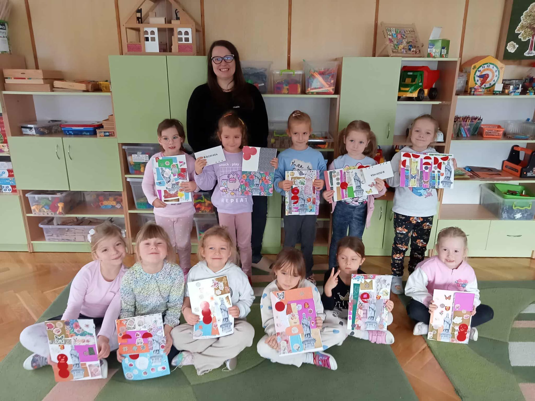 BOCHNIA. Przedszkolaki spotkały się z Kamilą Kaczmarczyk, artystką pochodzącą z Bochni