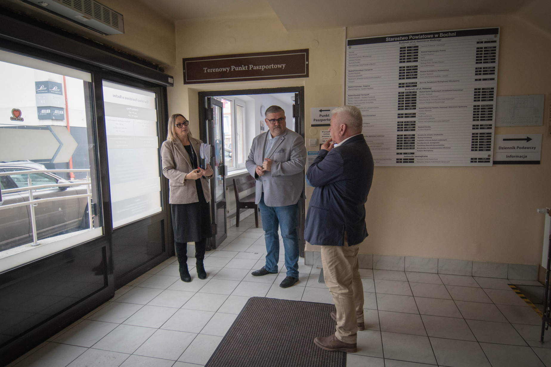 POWIAT BOCHEŃSKI. Winda ułatwi dostęp osobom z niepełnosprawnościami do Starostwa Powiatowego