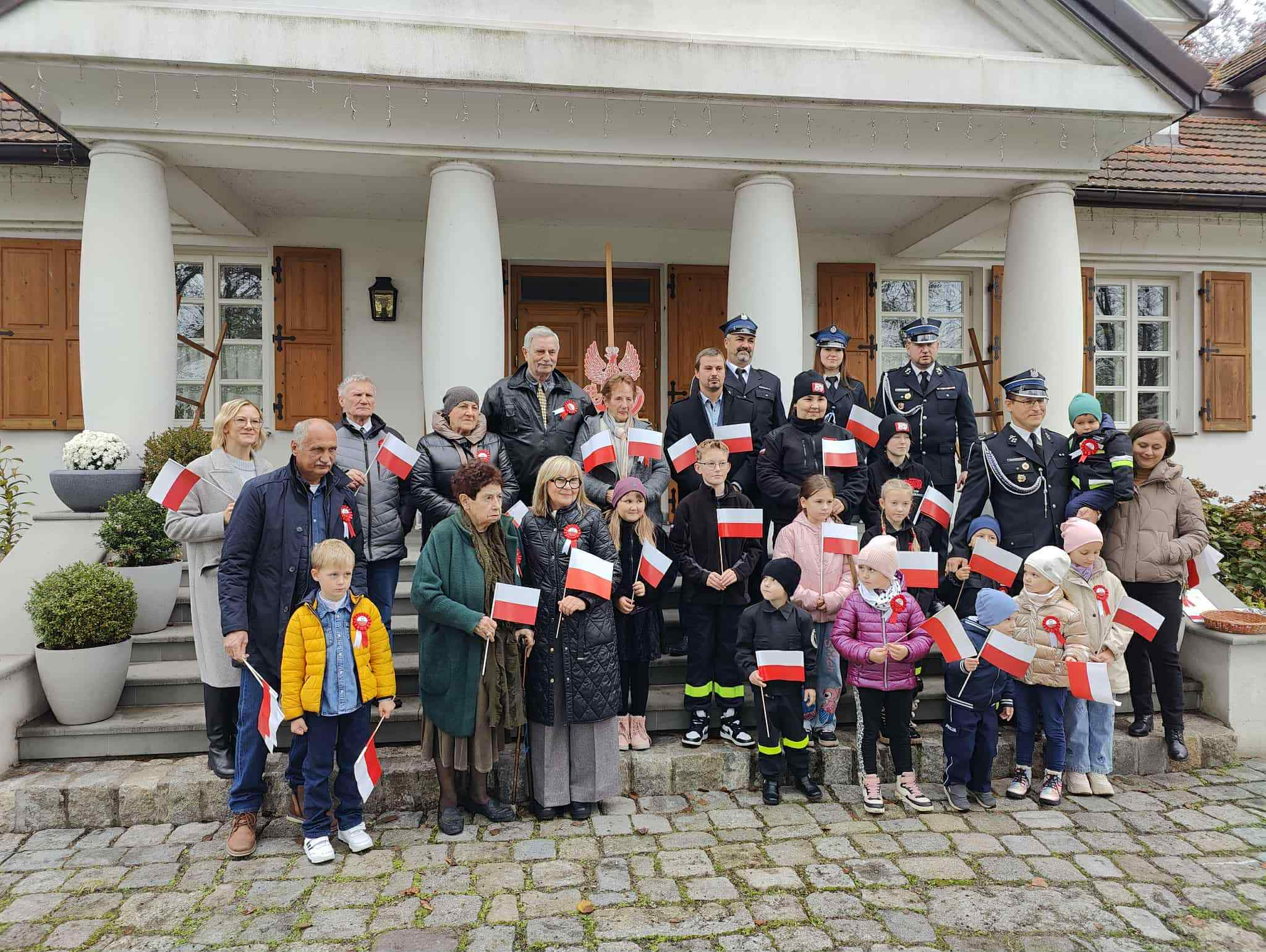 🇵🇱 BIEŃKOWICE. W dworku w Bieńkowicach pięknie uczczono Święto Niepodległości [ZDJĘCIA]