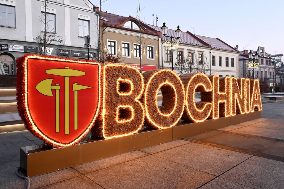 BOCHNIA. Napis „Bochnia” który pojawił się na Rynku kosztował 30 tys. złotych