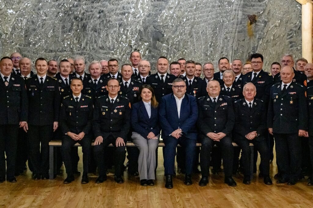 POWIAT BOCHEŃSKI. Posiedzenie Zarządu Oddziału Wojewódzkiego ZOSP RP w Kopalni Soli Bochnia [ZDJĘCIA]