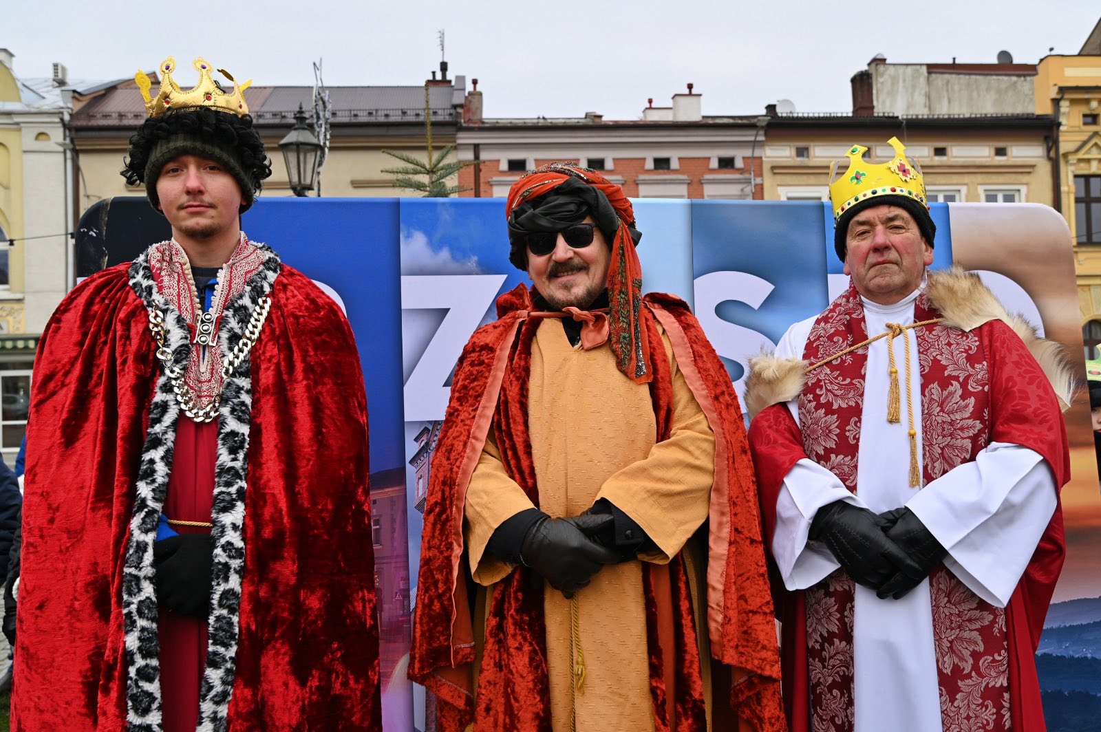 BRZESKO. Orszak Trzech Króli przeszedł ulicami Brzeska [ZDJĘCIA]
