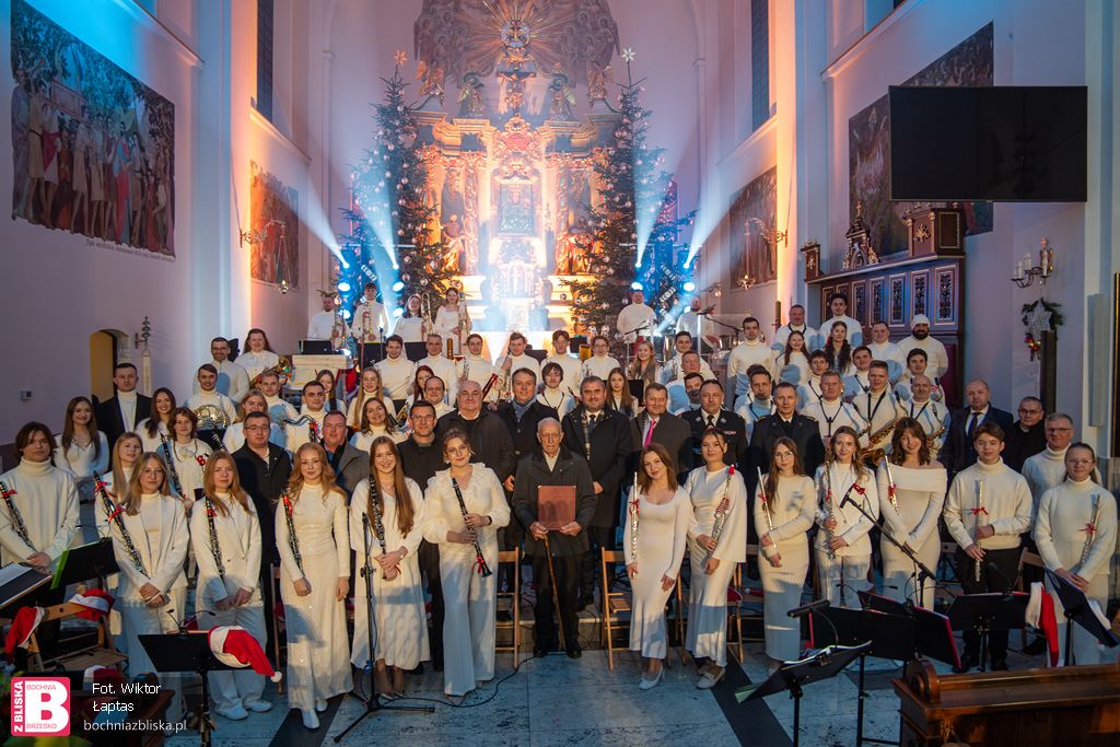 GMINA RZEZAWA. Magiczny Koncert Noworoczny w wykonaniu Orkiestry Dętej Okulice [ZDJĘCIA]