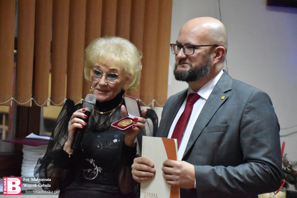 BOCHNIA. Halina Mucha uhonorowana Złotą Odznaką Honorową Katolickiego Stowarzyszenia Civitas Christiana [ZDJĘCIA]