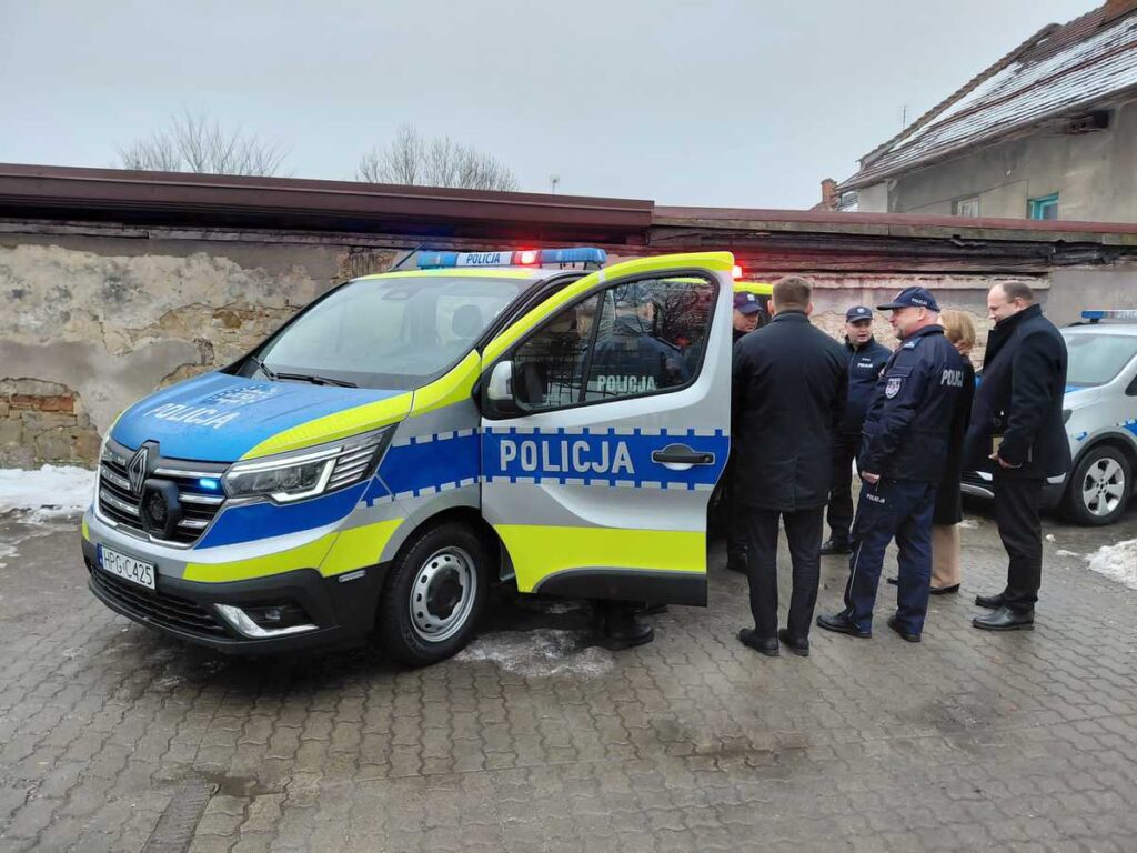 NOWY WIŚNICZ. Nowy samochód dla komisariatu w Nowym Wiśniczu [ZDJĘCIA]
