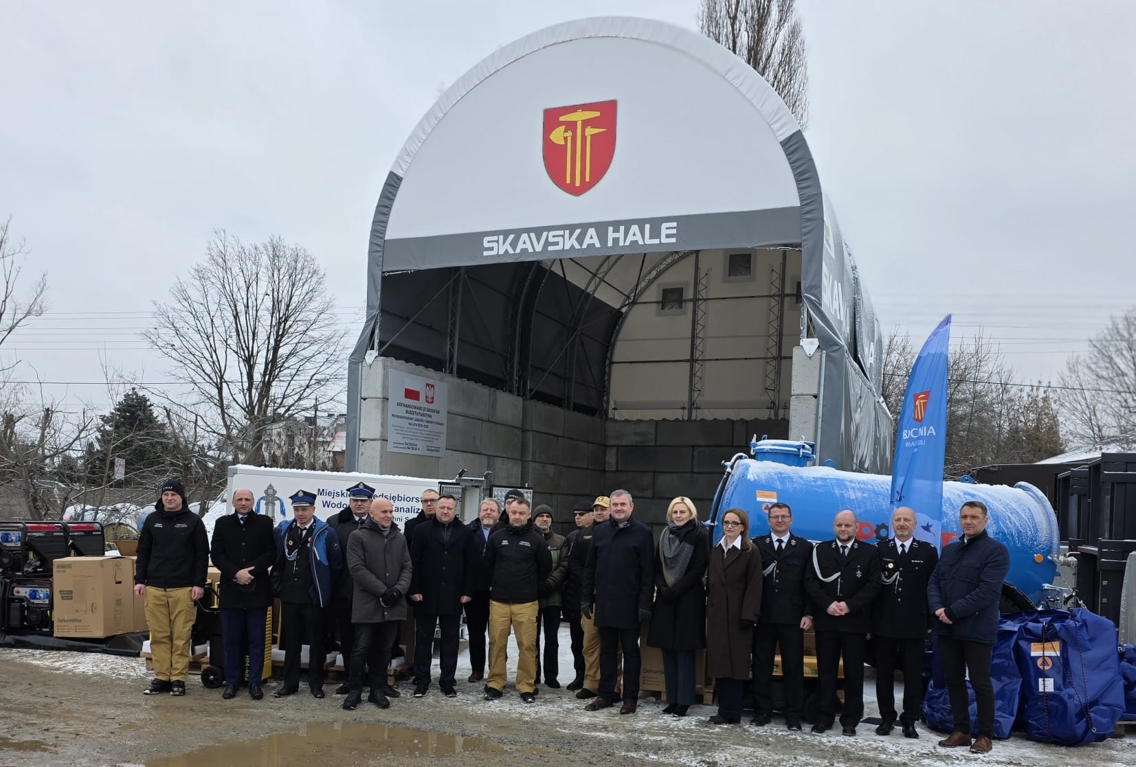 BOCHNIA. Przekazano sprzęt zakupiony w ramach „Programu Ochrony Ludności i Obrony Cywilnej na lata 2025–2026” [ZDJĘCIA]