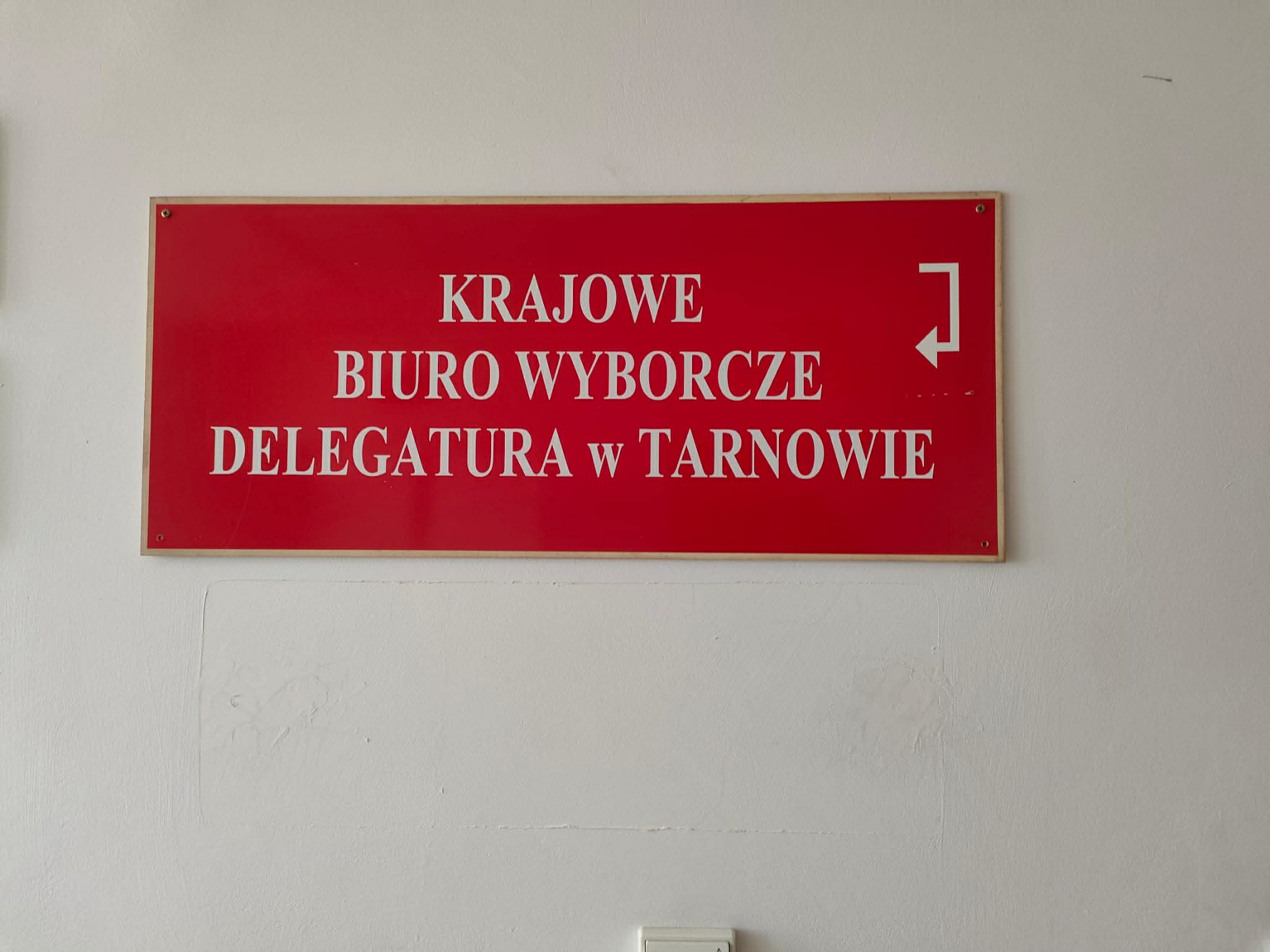 🔴BOCHNIA. Inicjatorka referendum w Bochni dostarczyła do komisarza wyborczego podpisy. Teraz będą liczone i sprawdzane