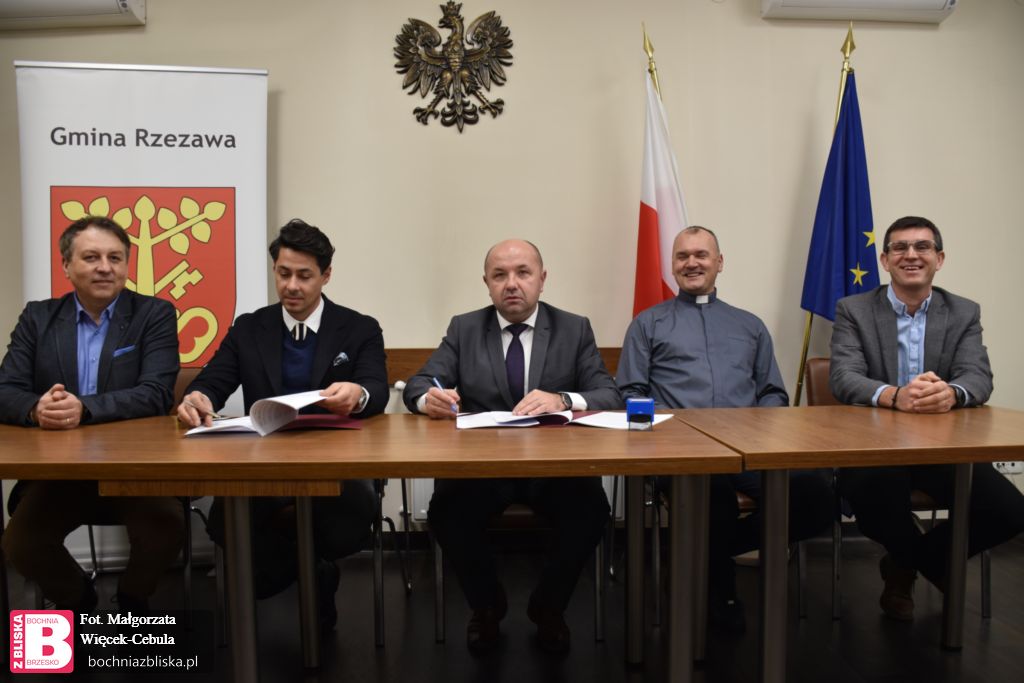 GMINA RZEZAWA. W Rzezawie powstanie Klub Integracji Społecznej. Podpisano umowę na realizację tego zadania