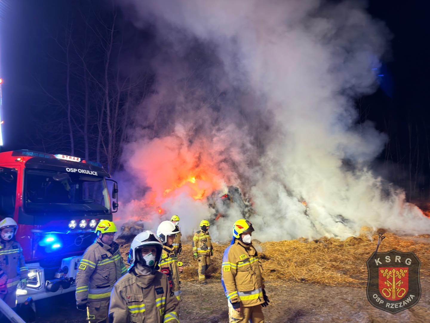 GMINA RZEZAWA. Przez całą noc kilkudziesięciu strażaków walczyło z pożarem w Borku [ZDJĘCIA]