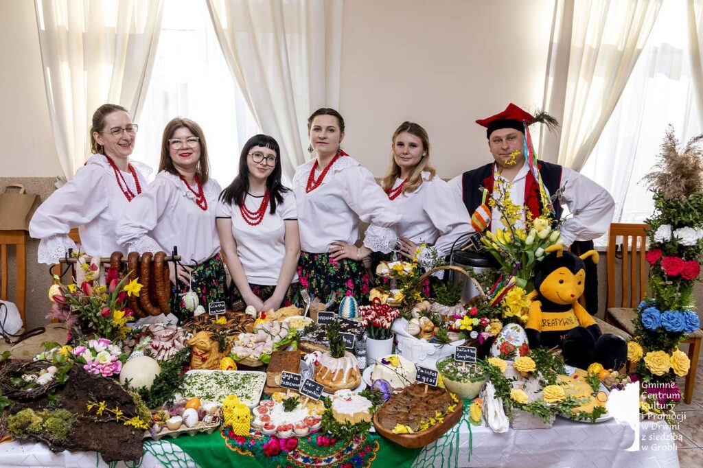 GMINA DRWINIA. Najpiękniejszą prezentację stołu wielkanocnego przygotowało KGW z Niedar [ZDJĘCIA]