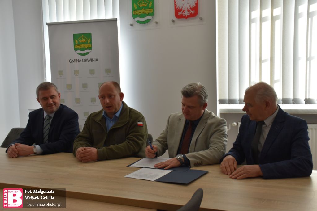 GMINA DRWINIA. Ponad 1,5 mln zł z Rządowego Funduszu Rozwoju Dróg na przebudowę drogi gminnej w Grobli [ZDJĘCIA, WIDEO]