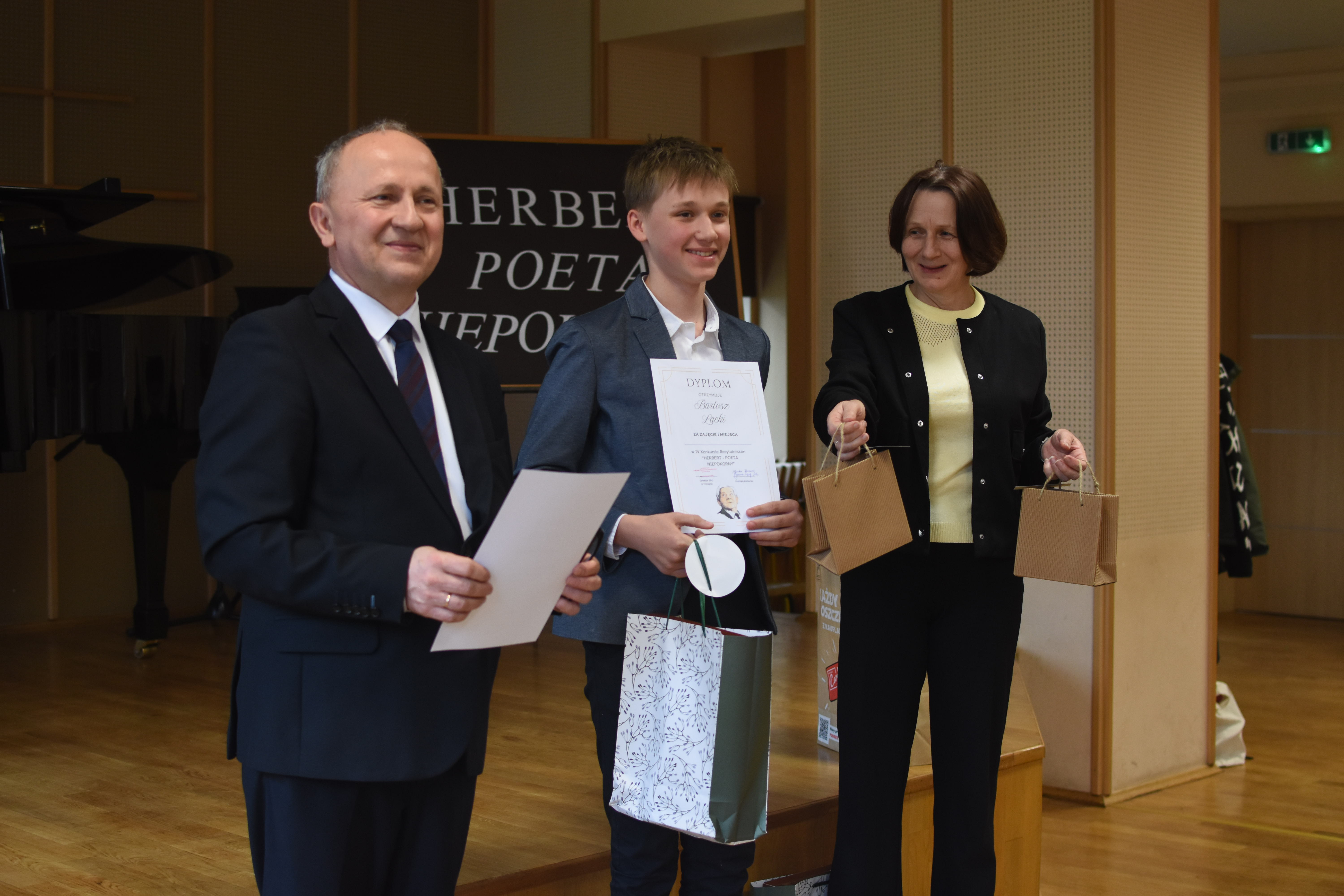 GMINA TRZCIANA. IV Gminny Konkurs Recytatorski „Herbert – poeta niepokorny” [ZDJĘCIA]