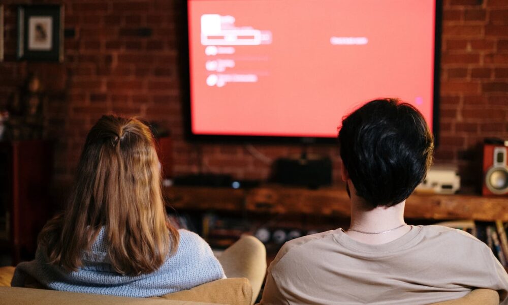 Domowa rozrywka na dużym ekranie – jak wybrać idealny telewizor?