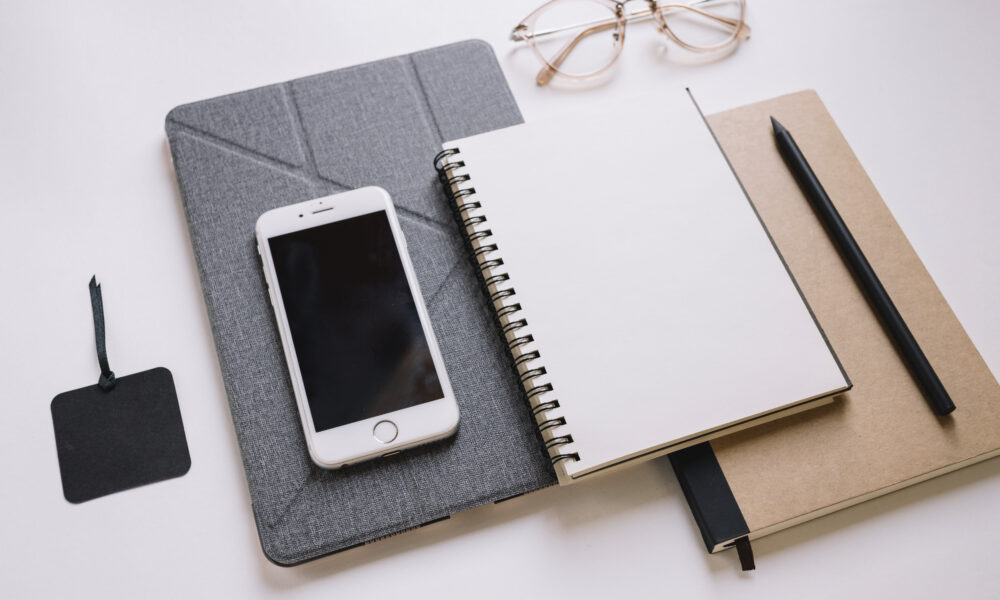 Pomysły na personalizowane notesy z logo, które będą używane na co dzień