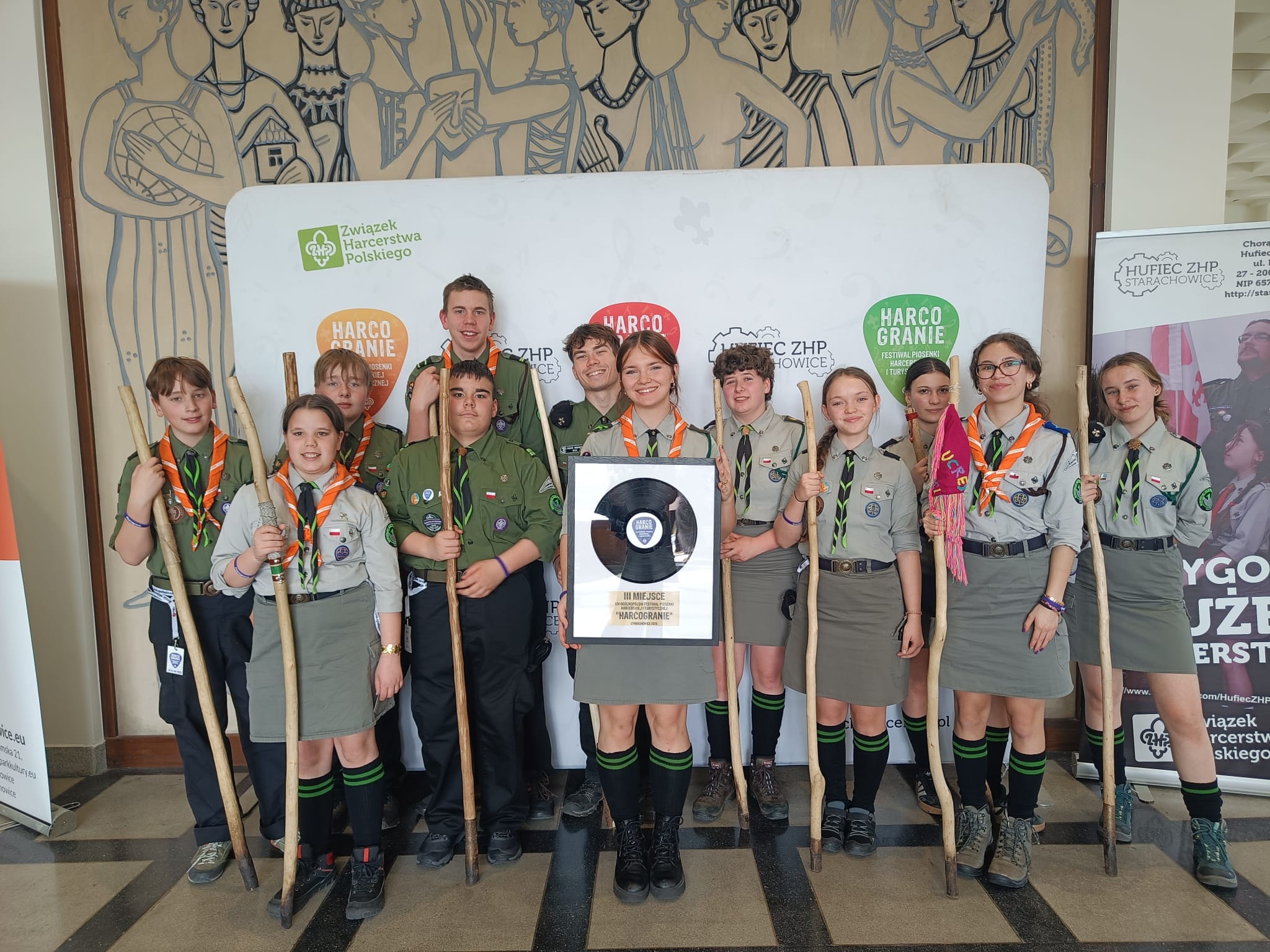 BOCHNIA. Harcerze ze SP nr 2 w Bochni na podium Ogólnopolskiego Festiwalu Piosenki Harcerskiej i Turystycznej „Harcogranie”