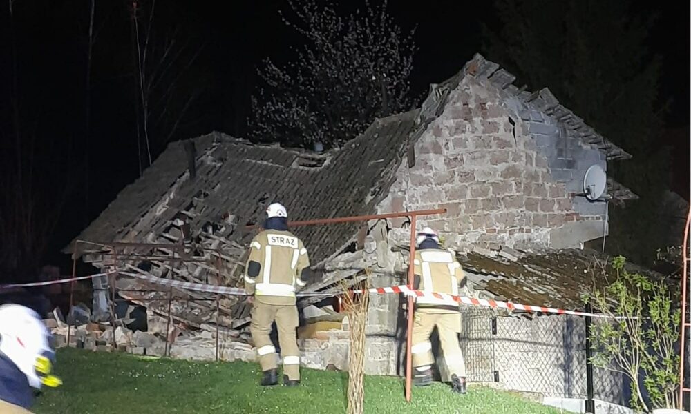 JADOWNIKI. Nocny wybuch butli gazowej w domu, na szczęście nikomu nic się nie stało