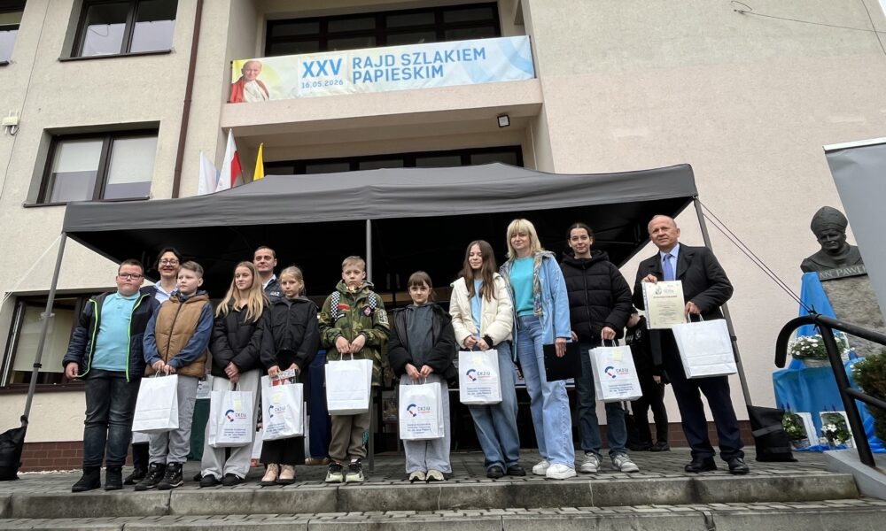 GMINA ŁAPANÓW. XXV Jubileuszowy Rajd Szlakiem Papieskim. Nie było łatwo, ale dzielnie dotarli do celu [ZDJĘCIA]