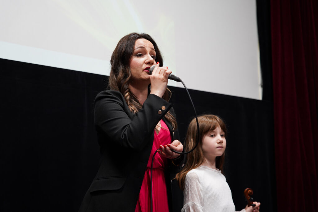 BOCHNIA. Film, przejmujące świadectwo i muzyka. Rozpoczął się Małopolski Festiwal Piosenki „Integracja malowana dźwiękiem” [ZDJĘCIA]