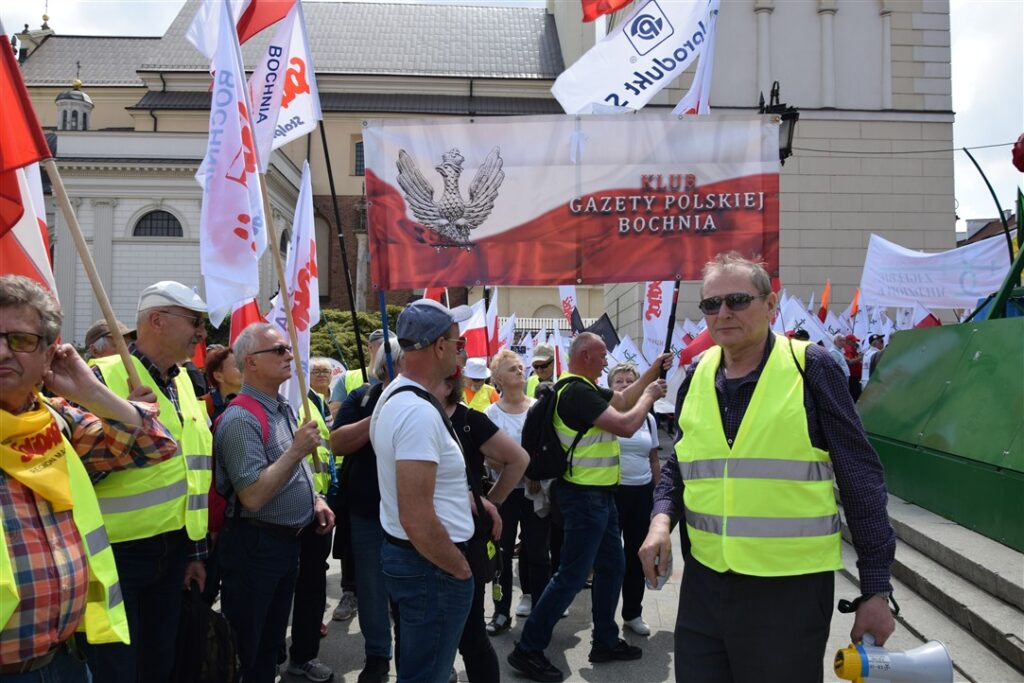 BOCHNIA. W proteście przeciwko polityce klimatycznej UE w Warszawie nie brakło przedstawicieli Bochni [ZDJĘCIA]