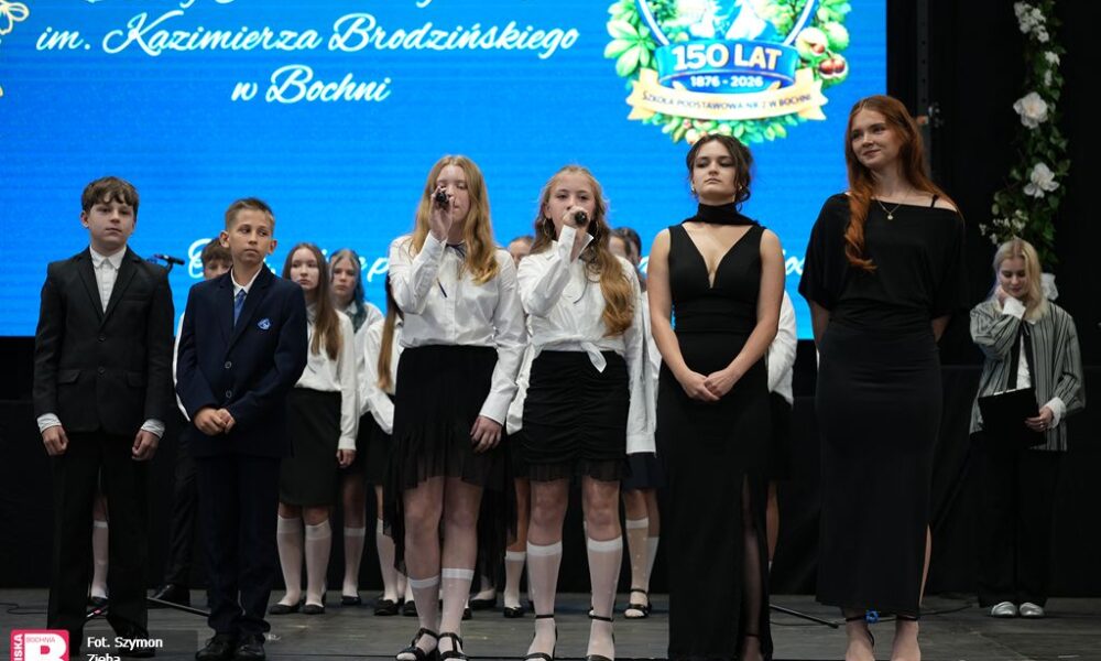 BOCHNIA. Uroczysta akademia na 150-lecie Szkoły Podstawowej nr 2 w Bochni [ZDJĘCIA]