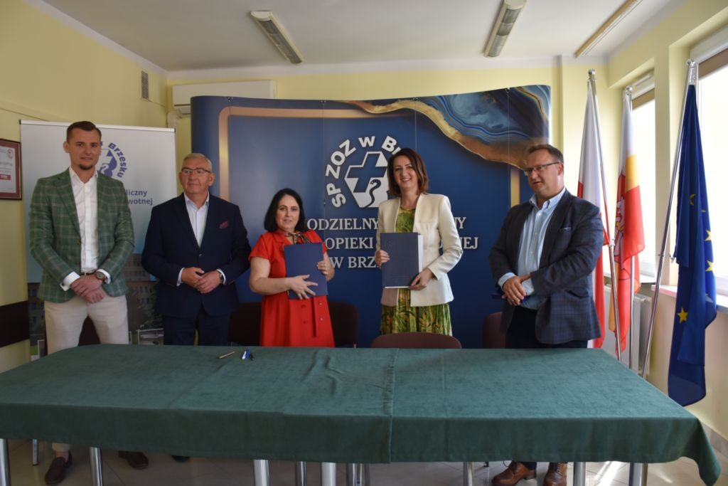 POWIAT BRZESKI. Podpisano umowę na budowę Centrum Zdrowia Psychicznego w Brzesku [ZDJĘCIA]