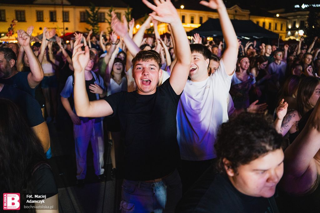 BOCHNIA. T.Love i dyskoteka na finał pierwszego dnia Dni Bochni [ZDJĘCIA, WIDEO]