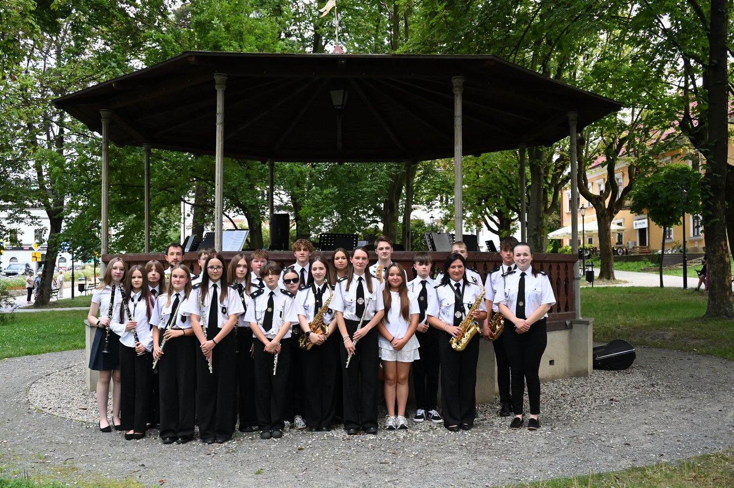 BOCHNIA. W niedzielne popołudnie na Plantach Salinarnych koncertowała Orkiestra Dęta OSP Tarnawa [ZDJĘCIA]
