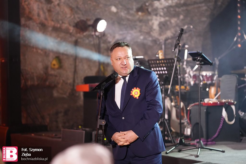 🔴 BOCHNIA. Radny wojewódzki Krzysztof Nowak dostrzega źdźbło u innych, a belki u siebie nie widzi?