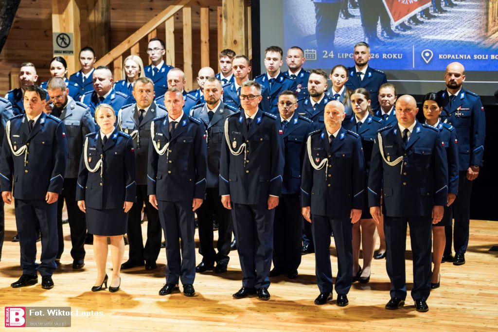 BOCHNIA. Awanse, odznaczenia i podziękowania. Powiatowe Święto Policji [DUŻO ZDJĘĆ]