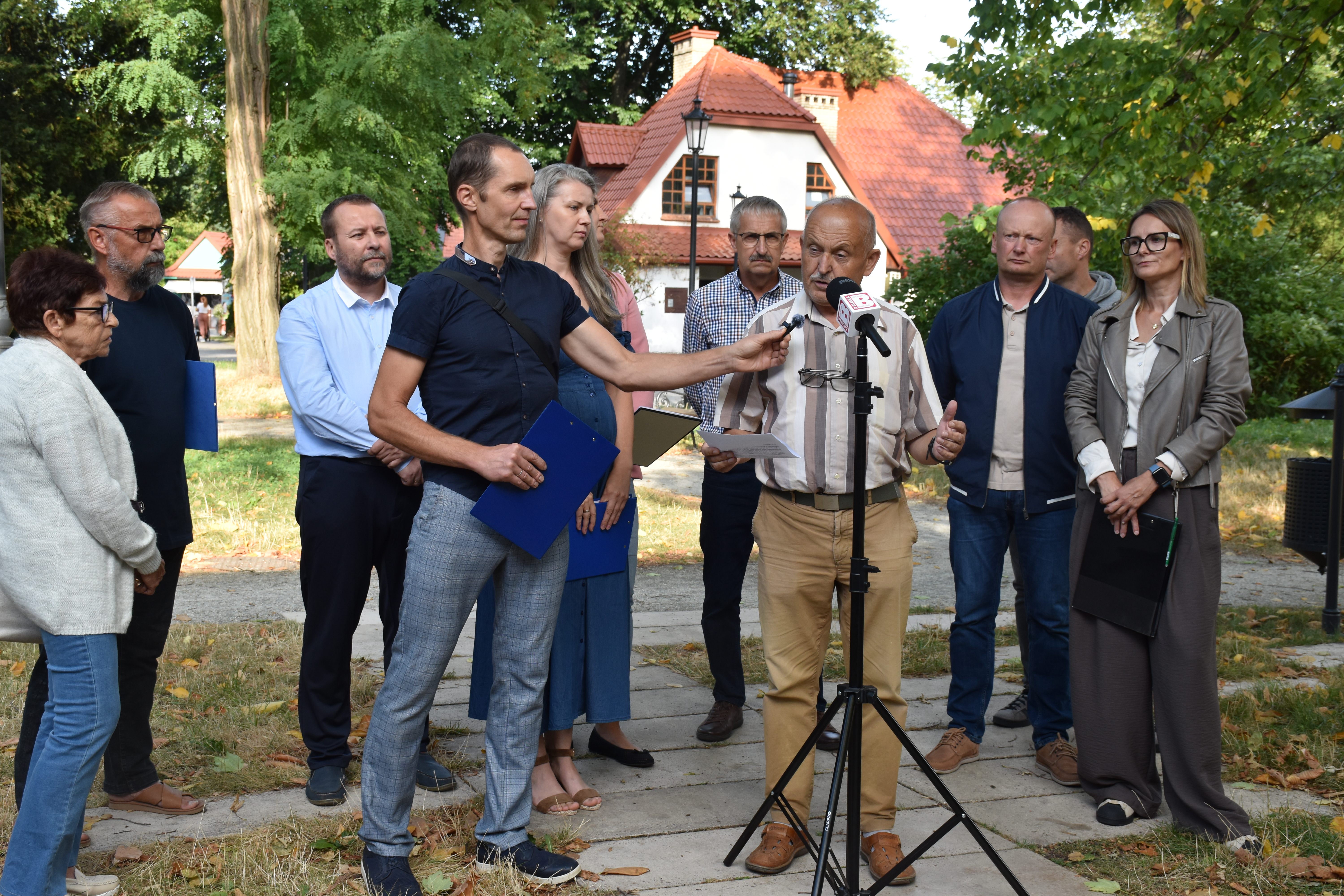 BOCHNIA. Konferencja Komitetu Ochrony Ładu Przestrzennego Bochni: przedstawili żądania i zaapelowali do mieszkańców [WIDEO, ZDJĘCIA]