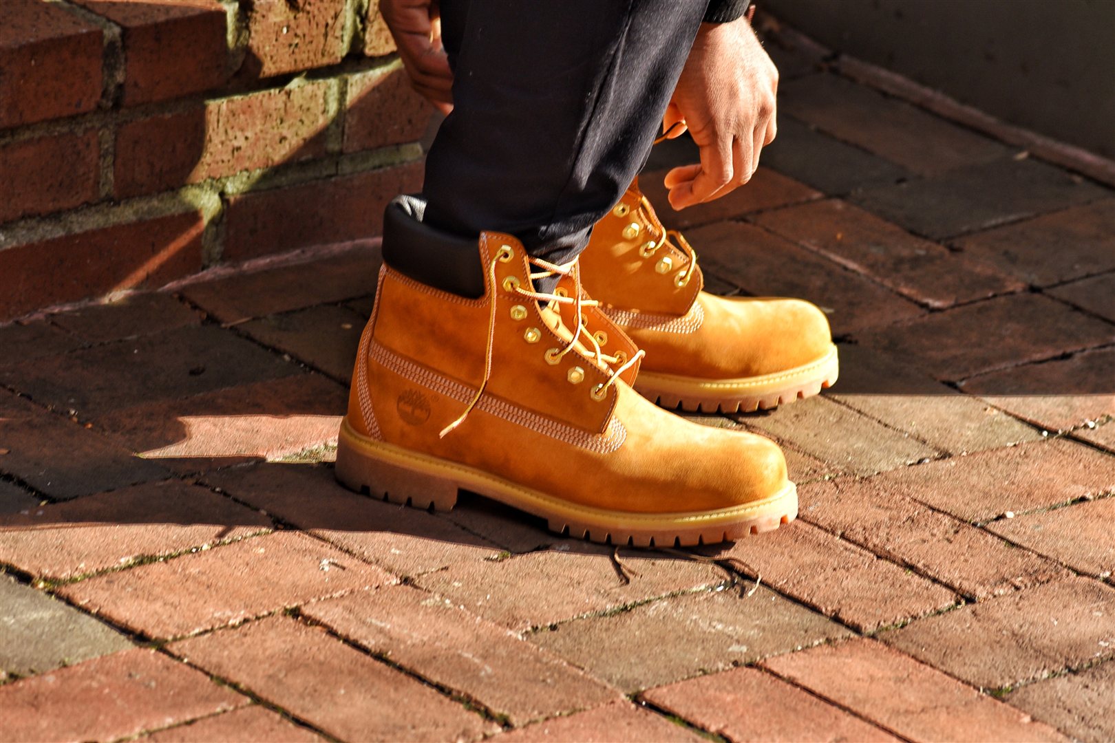 Glany męskie na chłodne dni – modny wybór do ciepłych swetrów męskich