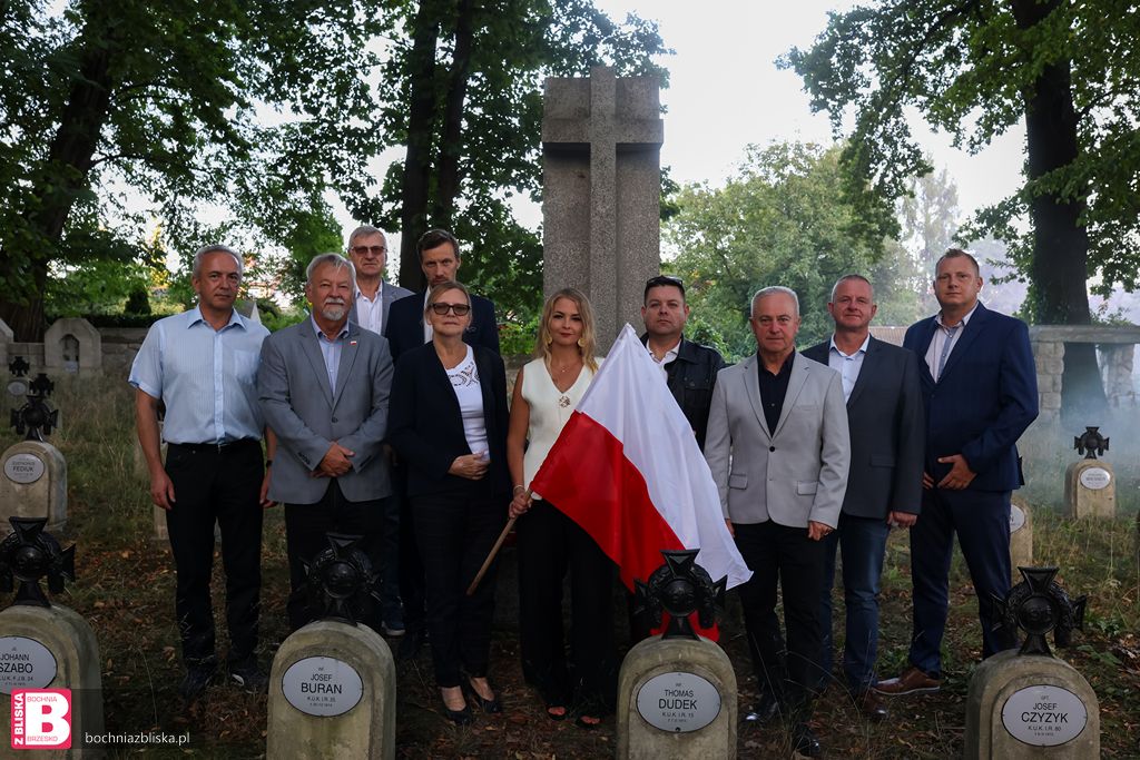 BRZESKO. Uczcili ofiary II Wojny Światowej [ZDJĘCIA]