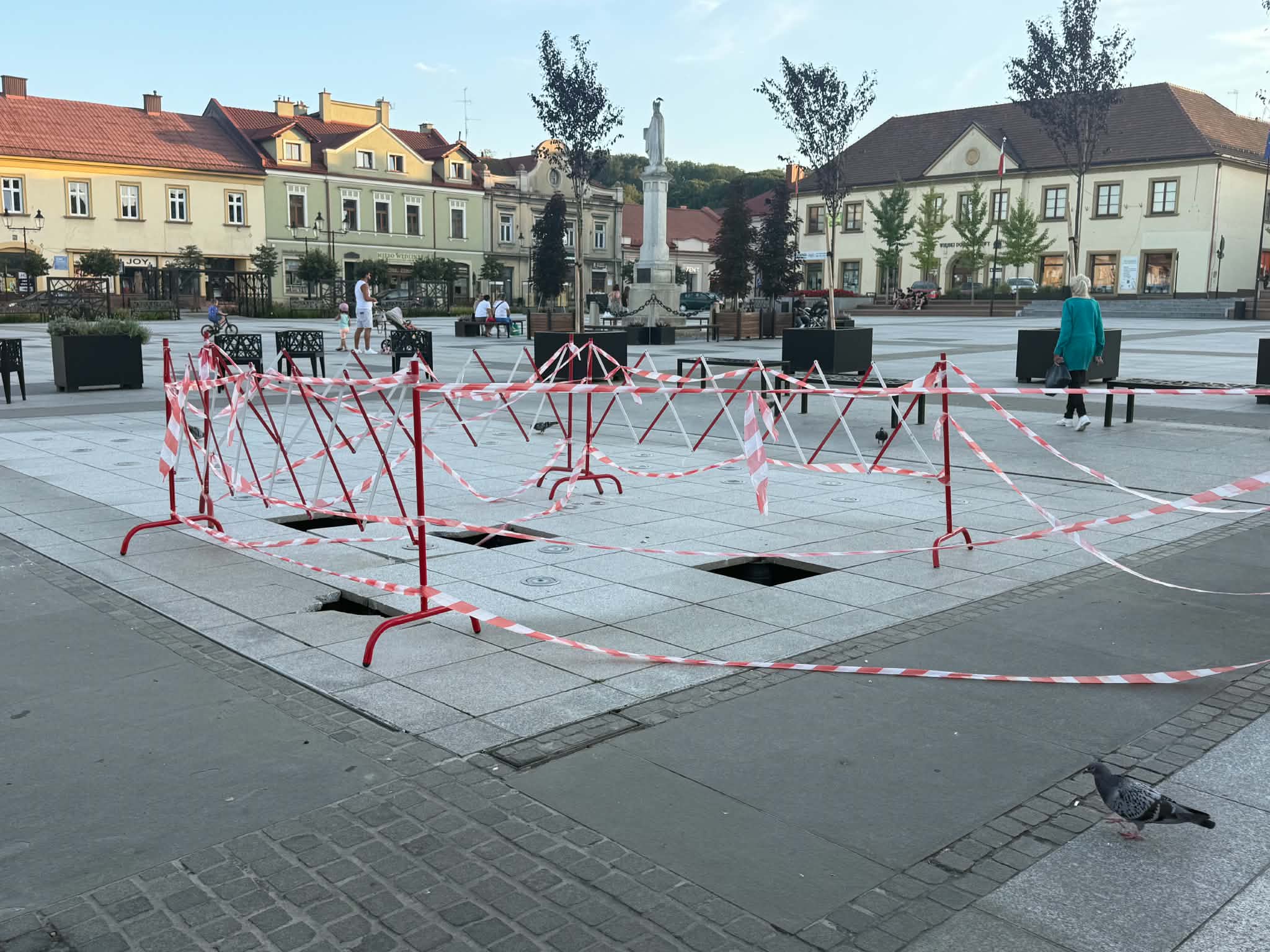 BOCHNIA. Pijany 32-latek uszkodził fontannę. Mężczyzna jest już w rękach policji