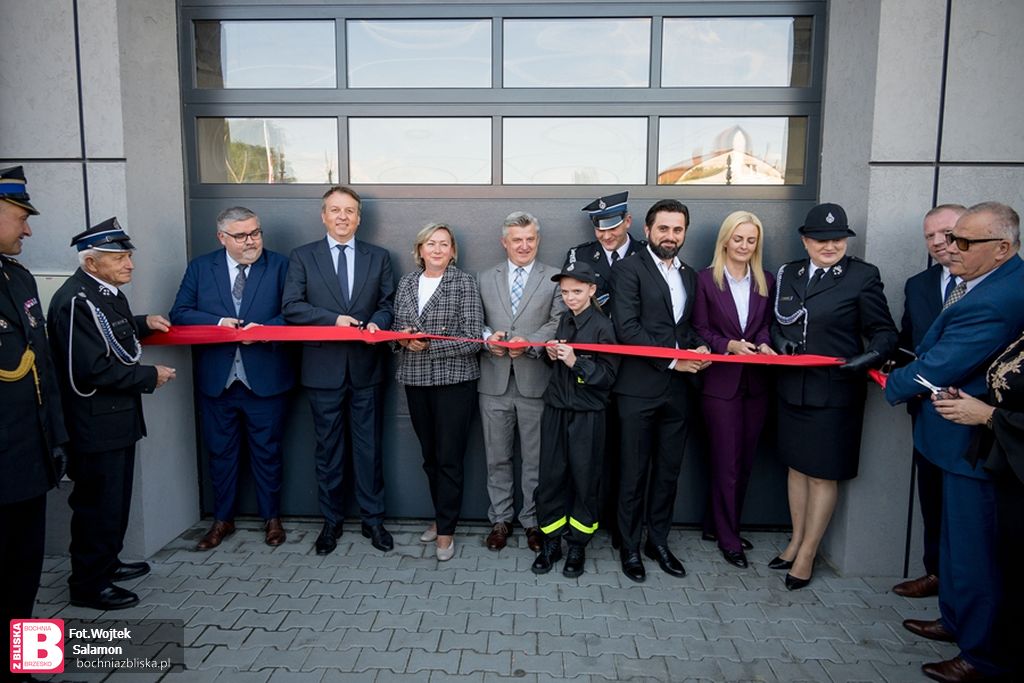 GMINA DRWINIA. OSP Mikluszowice świętowała jubileusz 125-lecia, otwarcie nowej remizy oraz poświęcenie samochodu ratowniczo-gaśniczego [BLISKO 200 ZDJĘĆ]