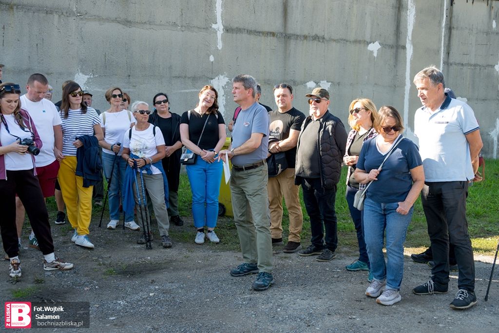 NOWY WIŚNICZ. Niedzielny specer „Wiśnickie drogi przeszłości [ ZDJĘCIA]