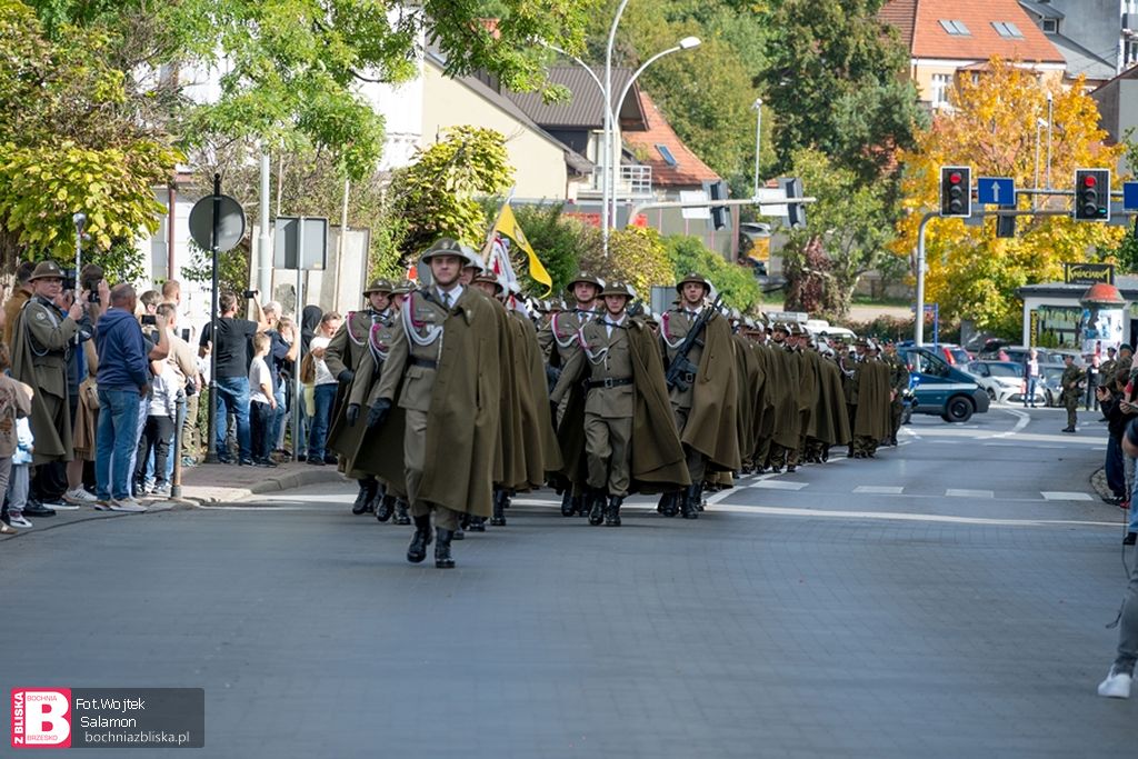 BOCHNIA. Wojsko w Bochni. Widowiskowa defilada, Abrams, grochówka i pyszny żołnierski chleb [BLISKO 200 ZDJĘĆ]